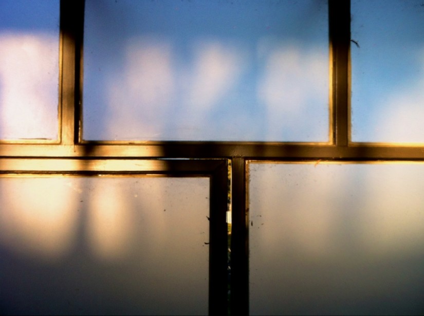 365 335 phoned in 20121127©JamesECockroft