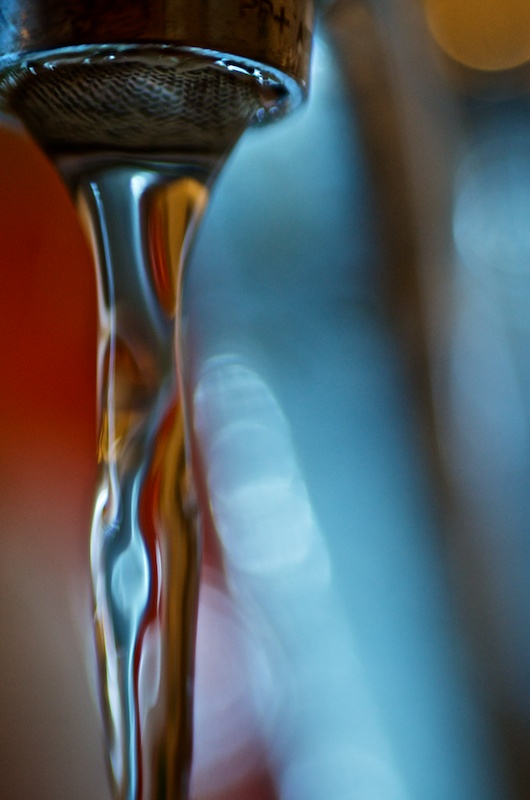 365 336b an ordinary tap 20121128©JamesECockroft