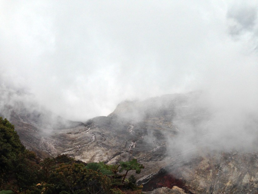 7 52 34 Costa Rica iPhoneVolcano Aftermath©JamesECockroft 20130822