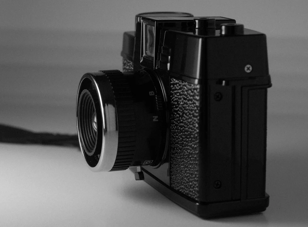 Diana Mini shutter speeds