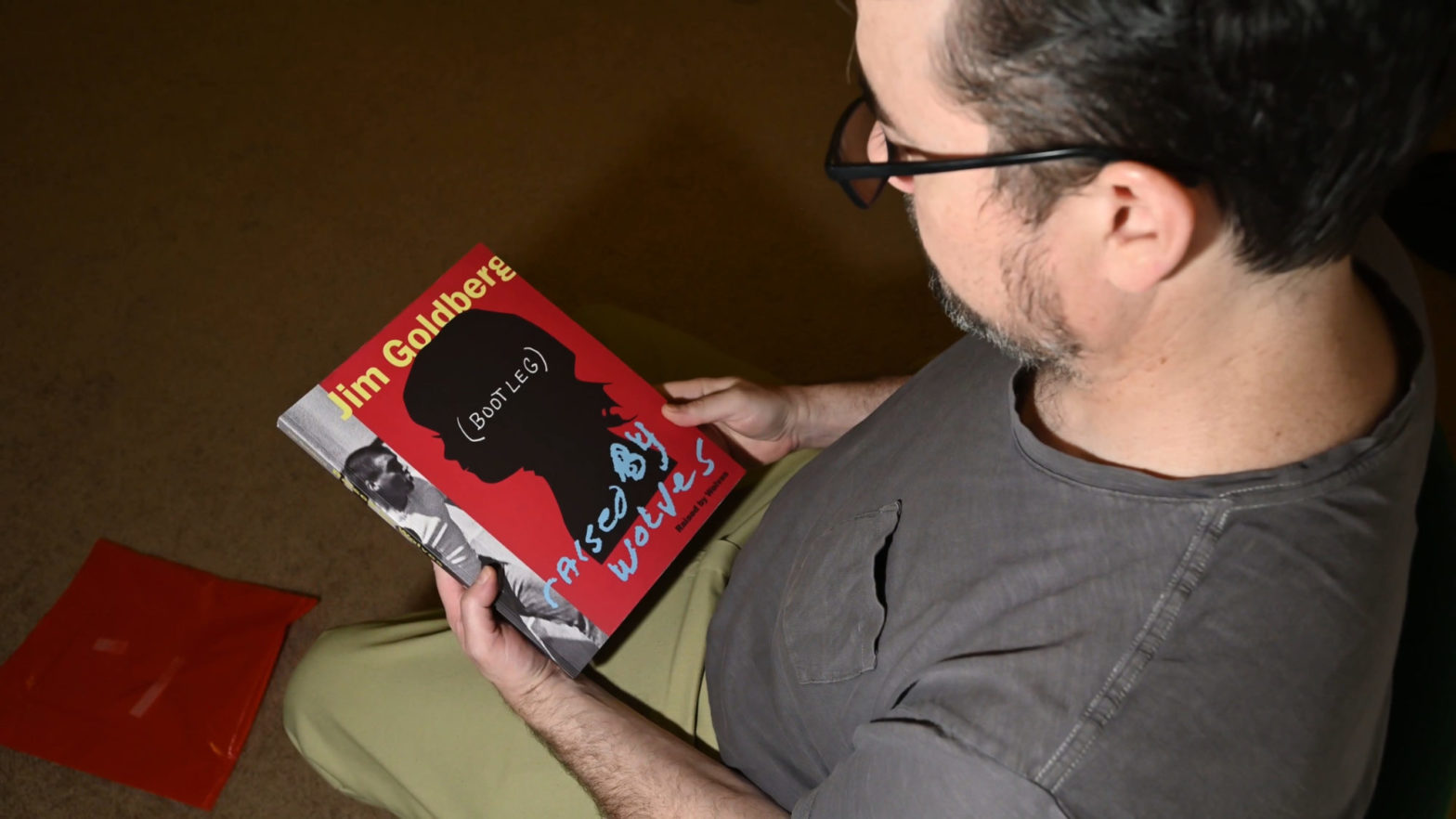 Unboxing-Raised-by-Wolves-Bootleg